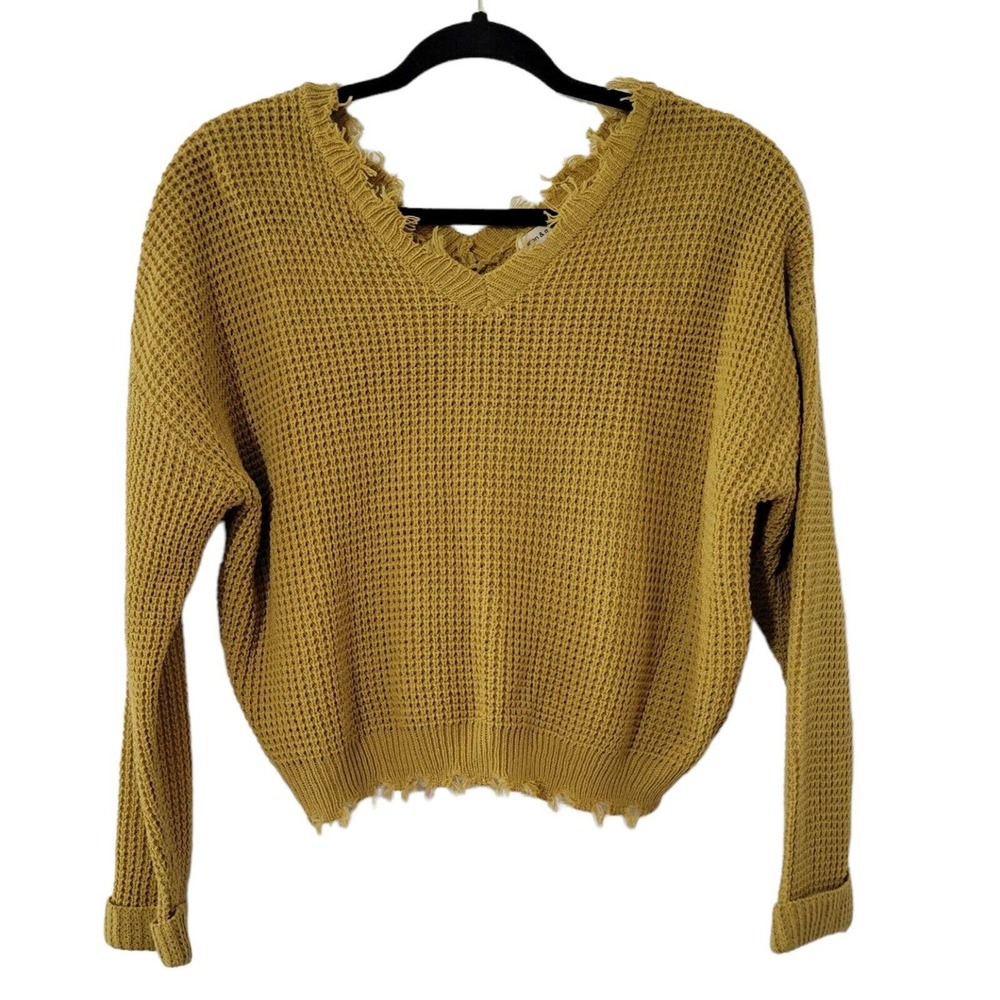 V289 Moon & Madison Women's Med Mustard Double V-neck Raw Hem Pullover Sweater